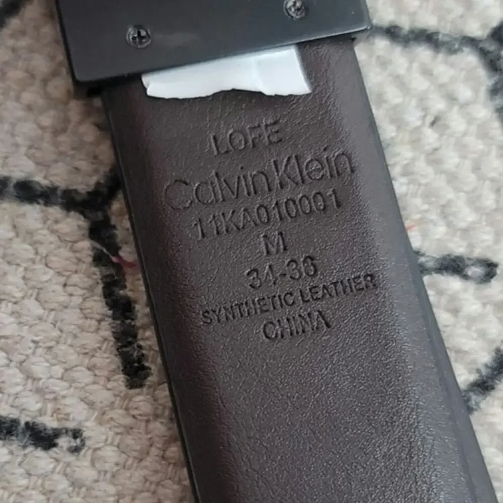 CALVIN KLEIN BLACK W BLACK BELT BUCKLE SYTHENTIC LEATHER BELT, SZ MEDIUM